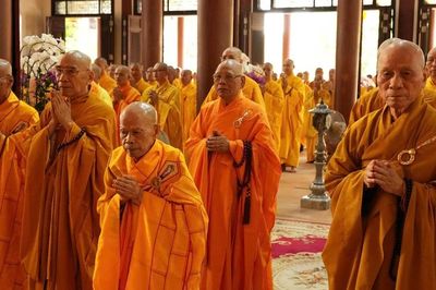 Huế: Chư Tăng Ni tại cố đô về tổ đình Từ Đàm thọ an cư