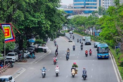 Hà Nội đề xuất hỗ trợ tới 20 triệu đồng khi đổi xe máy xăng sang xe điện
