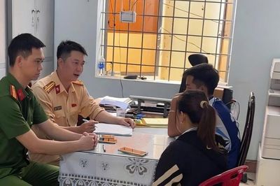 Đắk Lắk: Xử lý một học sinh điều khiển xe đạp điện lạng lách trước đầu ô tô