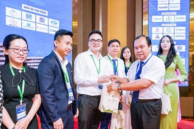 Ngành y tế Cà Mau phấn đấu vươn lên nhóm khá của cả nước