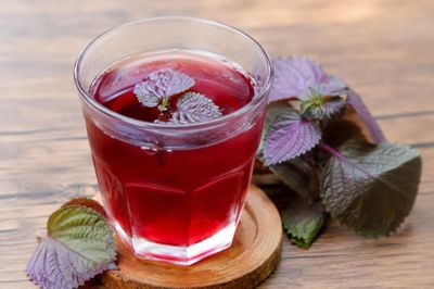 Cách uống nước tía tô giúp thanh nhiệt mùa nắng nóng đúng cách, an toàn