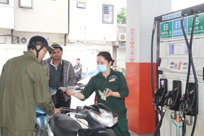 Trước ngày xăng E10 'phủ sóng' thị trường, chuyên gia nói gì?