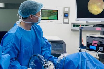Cơn đau lưng dữ dội giúp người phụ nữ bán bánh mì phát hiện thận sắp hỏng