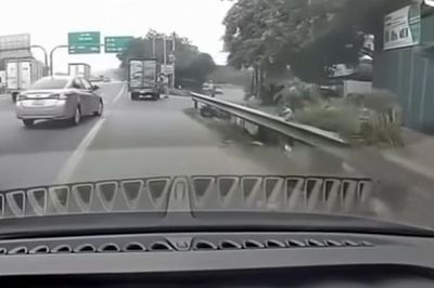 Người đàn ông tự xưng thầy dạy lái xe đi sai làn, hỏi CSGT: 'Em biết anh không?'