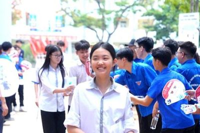 Hiện tượng dần mất kết nối với cuộc sống của giới trẻ vào đề Văn thi lớp 10