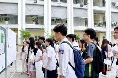 Trước môn thi cuối, thí sinh lưu ý vật dụng cấm mang vào phòng thi lớp 10