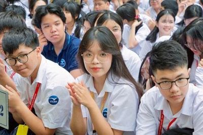 Số nguyện vọng đăng ký vào Trường THPT chuyên Ngoại ngữ năm 2026 tăng mạnh