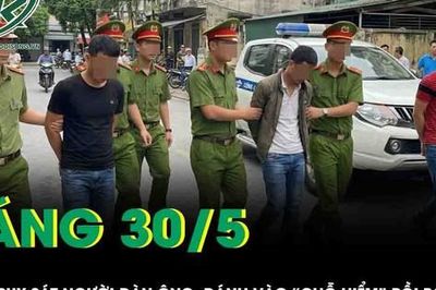 Cả phố kinh hoàng chứng kiến 3 kẻ côn đồ truy sát người đàn ông, tấn công vào chỗ hiểm