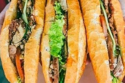 Phạt 80 triệu đồng, đình chỉ 3 tháng tiệm bánh mỳ khiến 64 người ngộ độc