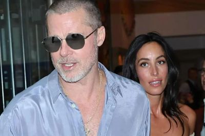 Brad Pitt si mê bạn gái kém 29 tuổi