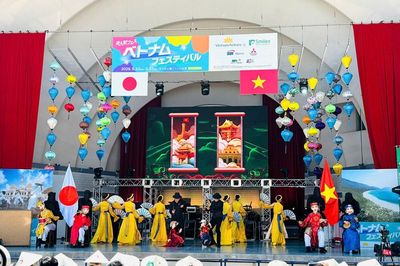 Múa rối Thăng Long thu hút khán giả tại Lễ hội Việt Nam ở Tokyo, Nhật Bản