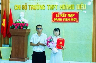 Đồng Nai kết nạp 684 học sinh ưu tú vào Đảng