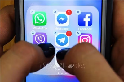 'Giao' trẻ em cho mạng xã hội - phụ huynh không có lựa chọn khác