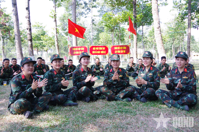 Nữ quân nhân Sư đoàn 9 đồng hành cùng chiến sĩ mới chinh phục '3 tiếng nổ'