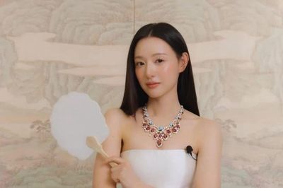 Cứ xuất hiện là Kim Ji Won lại khiến cõi mạng 'dậy sóng'