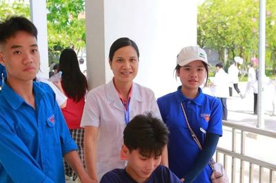 'Điểm tựa' thầm lặng giúp thí sinh vững tin trong Kỳ thi tuyển sinh vào lớp 10