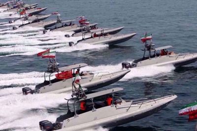 Iran kiểm soát toàn bộ giao thông qua eo biển Hormuz, cảnh báo đáp trả hoạt động can thiệp quân sự