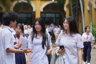 Cận ngày thi, thí sinh TPHCM hồi hộp dự đoán đề Ngữ văn lớp 10