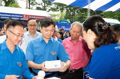 Tuổi trẻ TPHCM hứng khởi mang 'Mùa hè số' vào hè tình nguyện