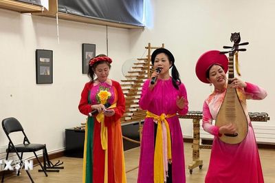 Âm nhạc và nhạc cụ truyền thống Việt Nam làm 'say lòng' công chúng Pháp