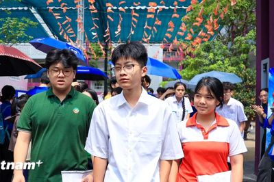 Sỹ tử Thủ đô hoàn thành bài thi môn Toán khép lại kỳ thi vào lớp 10