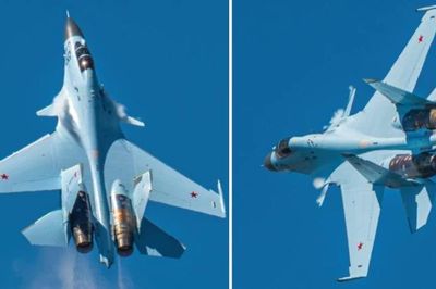 Lô chiến đấu cơ Su-30SM2 'siêu cơ động' mới của Nga rời nhà máy: Sức mạnh có đáng gờm?