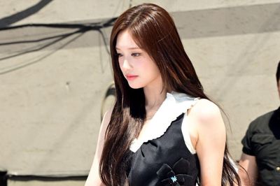 Lee Seo (IVE) khoe nhan sắc trong trẻo, gu thời trang ngọt ngào 'đốn tim' khán giả