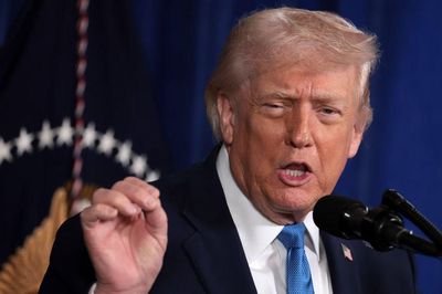 Donald Trump chỉ trích nghệ sĩ bỏ show, khẳng định sẽ trực tiếp khai mạc lễ hội Freedom 250