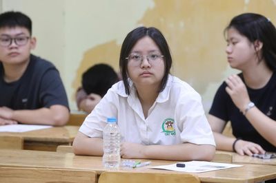 Thi vào lớp 10 ở Hà Nội: Thí sinh bước vào môn thi cuối cùng
