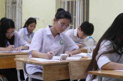 Gợi ý giải đề thi môn Toán: Tăng cường đánh giá năng lực vận dụng kiến thức vào thực tiễn