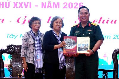 Phụ nữ Việt Nam thời chiến vững niềm tin - thời bình xây khát vọng - Bài 1: Vững niềm tin theo Đảng