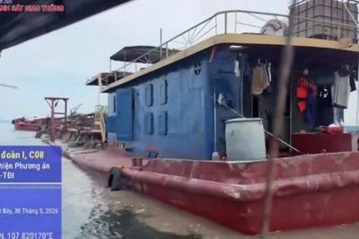 Phát hiện 4 tàu hút nghi khai thác cát trái phép trên biển Quảng Ninh