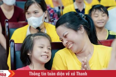 Nụ cười chiến binh nhí