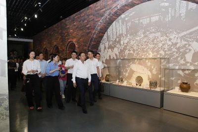 Bí thư Tỉnh ủy Lê Minh Ngân tham quan, khảo sát các mô hình tại huyện Kiến Thủy, Trung Quốc