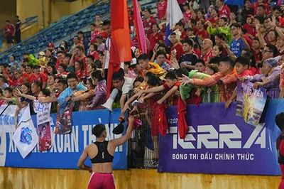 CAHN hướng tới kỷ lục 64 điểm trong ngày nâng cúp V-League 2025/26