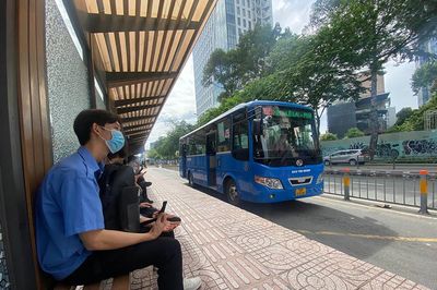TPHCM tính đưa xe buýt mini vào khu dân cư để 'gom khách' cho metro
