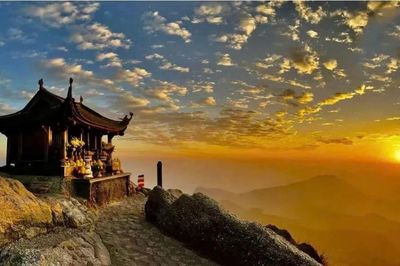 Mừng Phật đản - Hòa thượng Thích Thanh Quyết bình thơ Hồng Gai