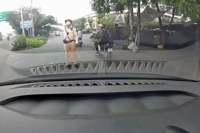 Hà Nội: Xử lý nghiêm trường hợp không chấp hành hiệu lệnh CSGT và đăng tải clip lên mạng xã hội