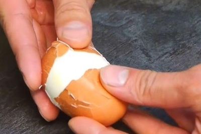 Luộc trứng đừng chỉ dùng nước lã: Thêm 1 thìa gia vị quen thuộc, vỏ tự bong, trứng chín ngon hơn