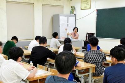 Hà Nội có 2 thí sinh vi phạm quy chế trong buổi thi môn Toán