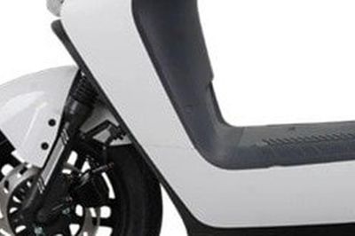 Xe máy điện giá 27,8 triệu đồng gu thiết kế hiện đại, đi 100 km/lần sạc, màn 7 inch, rẻ hơn Vision dễ dàng đi trong đô thị