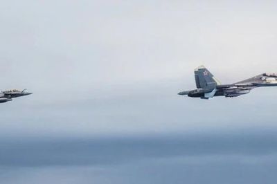 Tiêm kích Rafale Pháp và Su-30SM2 Nga 'so găng' trên bầu trời Baltic