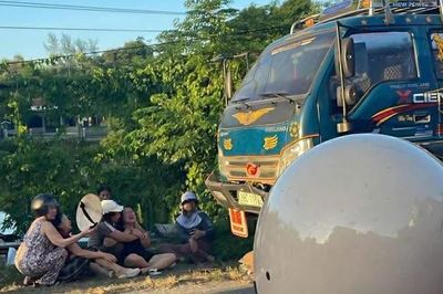 Tai nạn giao thông nghiêm trọng ở Huế, một cháu bé tử vong thương tâm