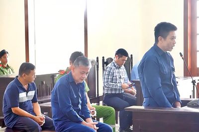 Nhận hối lộ tiền tỉ, cựu giám đốc ngân hàng bị phạt 16 năm tù