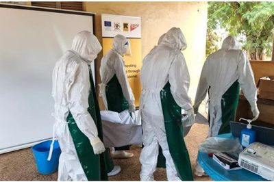 Nỗi lo Ebola lan đến châu Âu và châu Mỹ