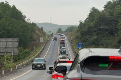 Nghiên cứu dùng ngân sách và vốn tư nhân để hoàn thiện cao tốc chưa đạt chuẩn