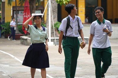 Gợi ý giải đề thi lớp 10 môn tiếng Anh