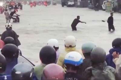 Trung tâm thành phố Đồng Nai ngập sâu sau mưa lớn