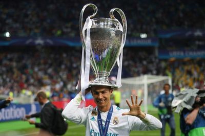 Thiếu người như CR7, PSG khó lập hat-trick Champions League