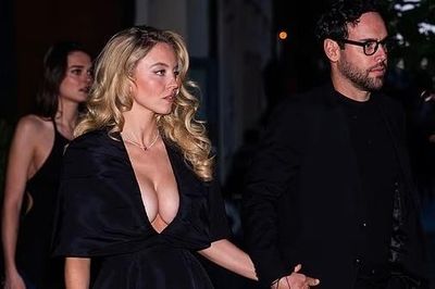 Sydney Sweeney gợi cảm bên bạn trai